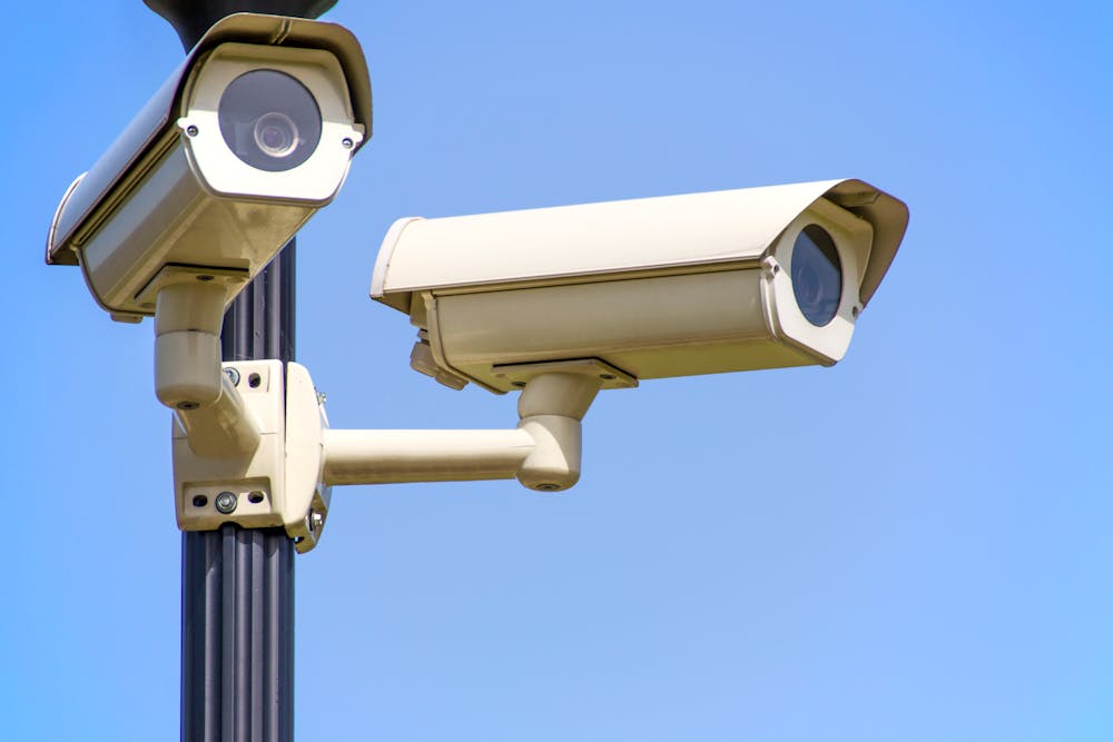 Urządzenia stosowane w monitoringu – przegląd funkcji i zastosowań