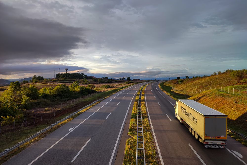 Usługi logistyczne a organizacja procesów związanych z transportem